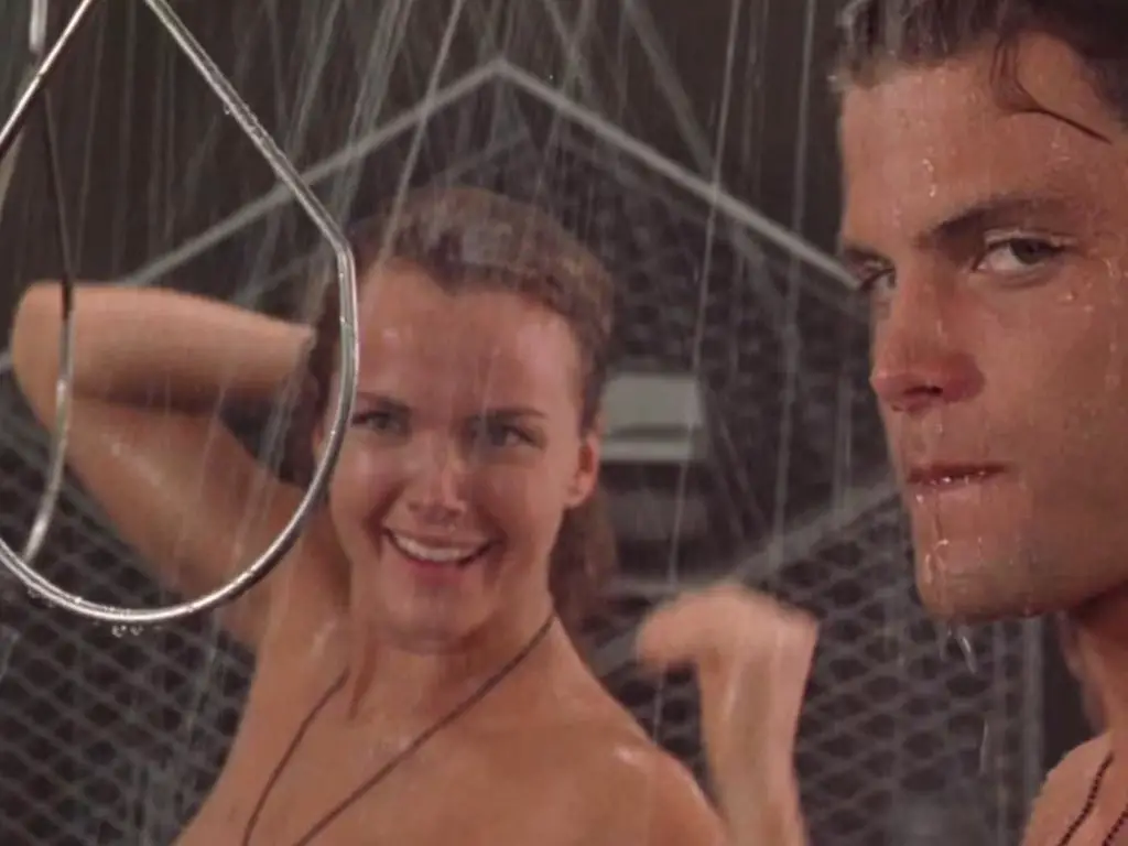21 Best Showers in Science-Fiction and Comic Book Movies - The Geek Twins